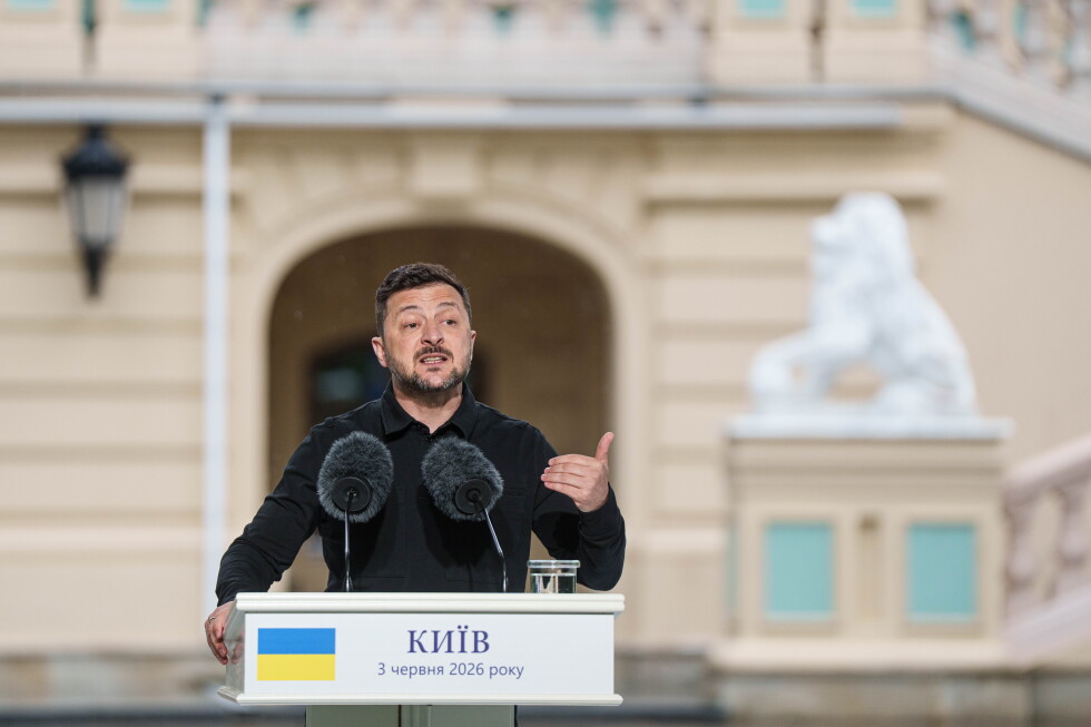Zelenskyy, Putin's Direct Talks Call Amidst Shifting Geopolitical Landscape